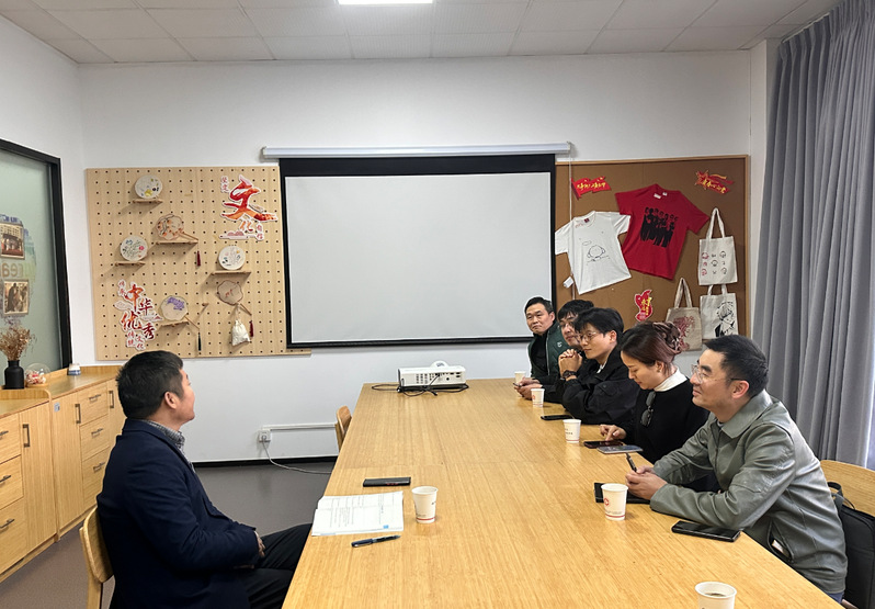 团队一行在浙江金融职业技术学研的调研现场